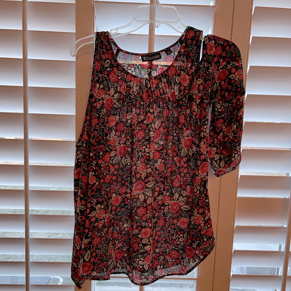 NY&Co multicolored-flowered shoulderless flowy top, Size Medium, great condition